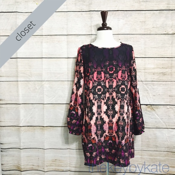 Romeo & Juliet Couture Dresses & Skirts - NWT Romeo & Juliet Couture Cold Shoulder Dress